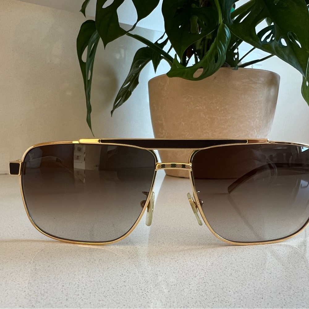 Louis Vuitton Z0549U Gold Metal Navigator Sunglasses Brown Gradient Lens - Picture 4 of 8
